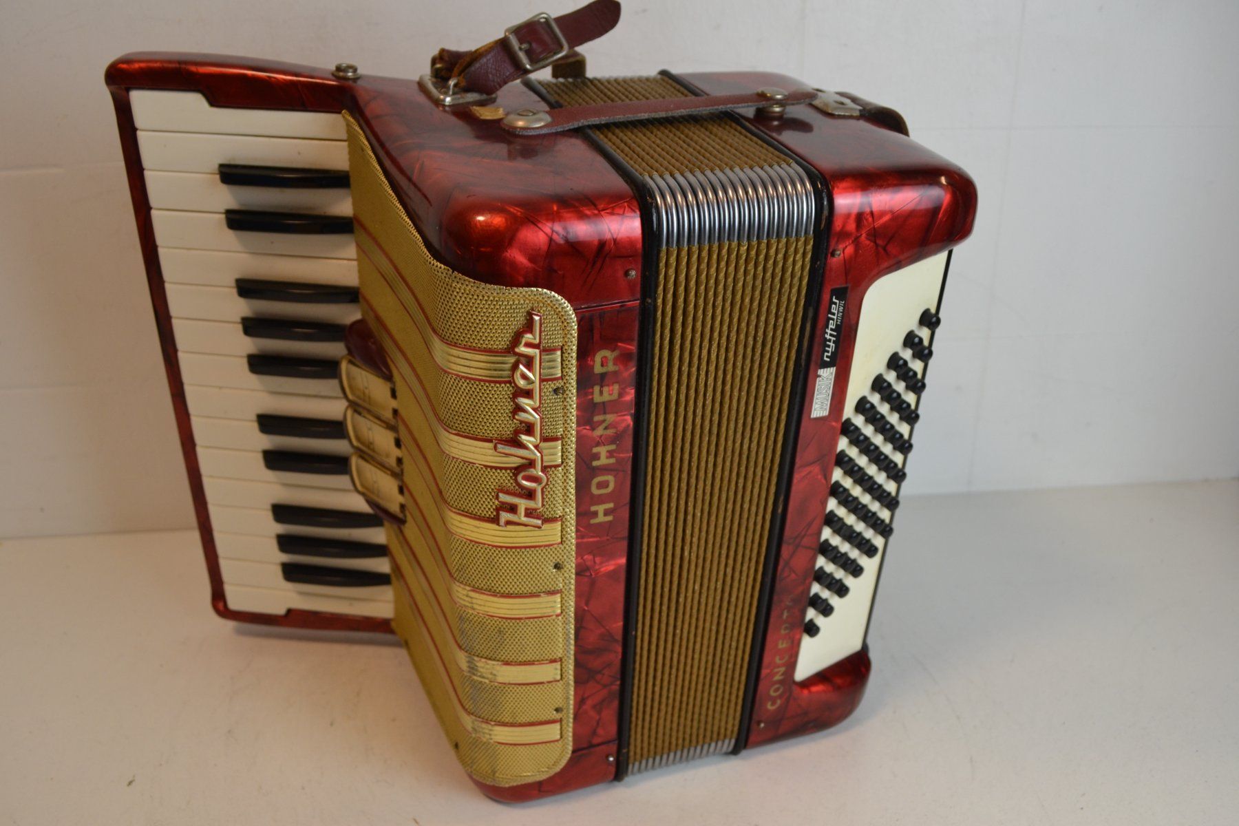 Hohner Strumenti musicali: Akkordeon chromatisch Hohner Concerto I – Usato da Zürich venduto da Brockito 7
