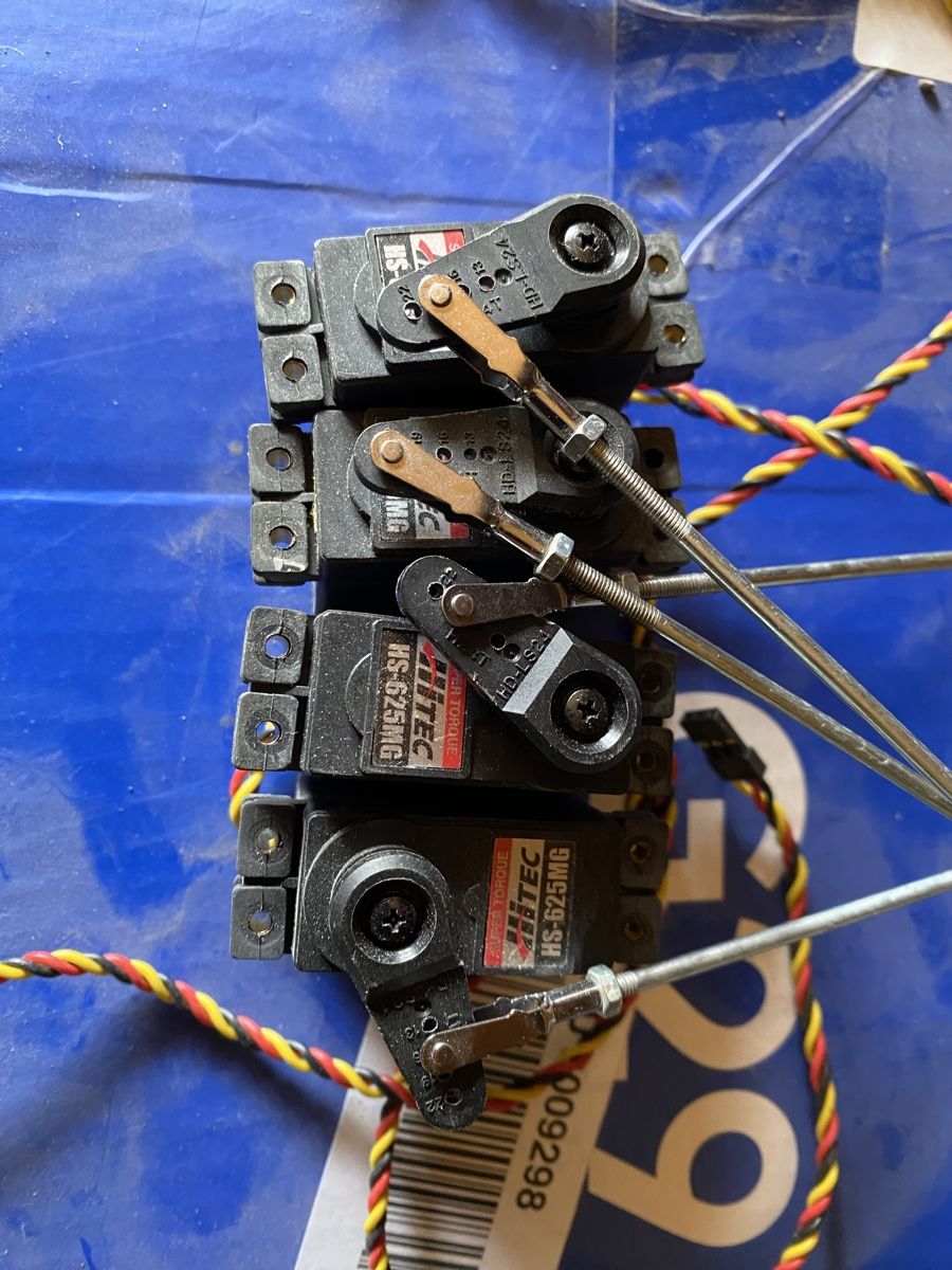 RC Modellbau: hitec Servo Standart – Gebraucht aus Saanen von Chrigels89