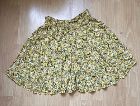 Kurze Shorts mit Design