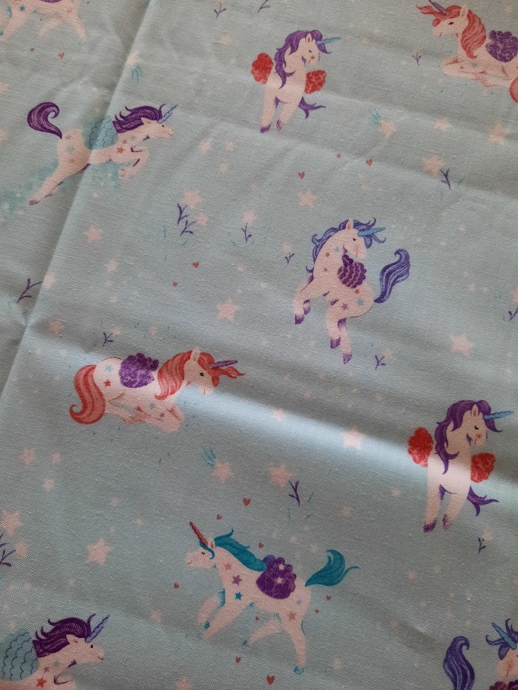 Tessuti: 100% Baumwollstoff mit Einhörnern, hellblau, 110x110 cm – Nuovo (secondo la descrizione) da Allschwil venduto da saphira012 2