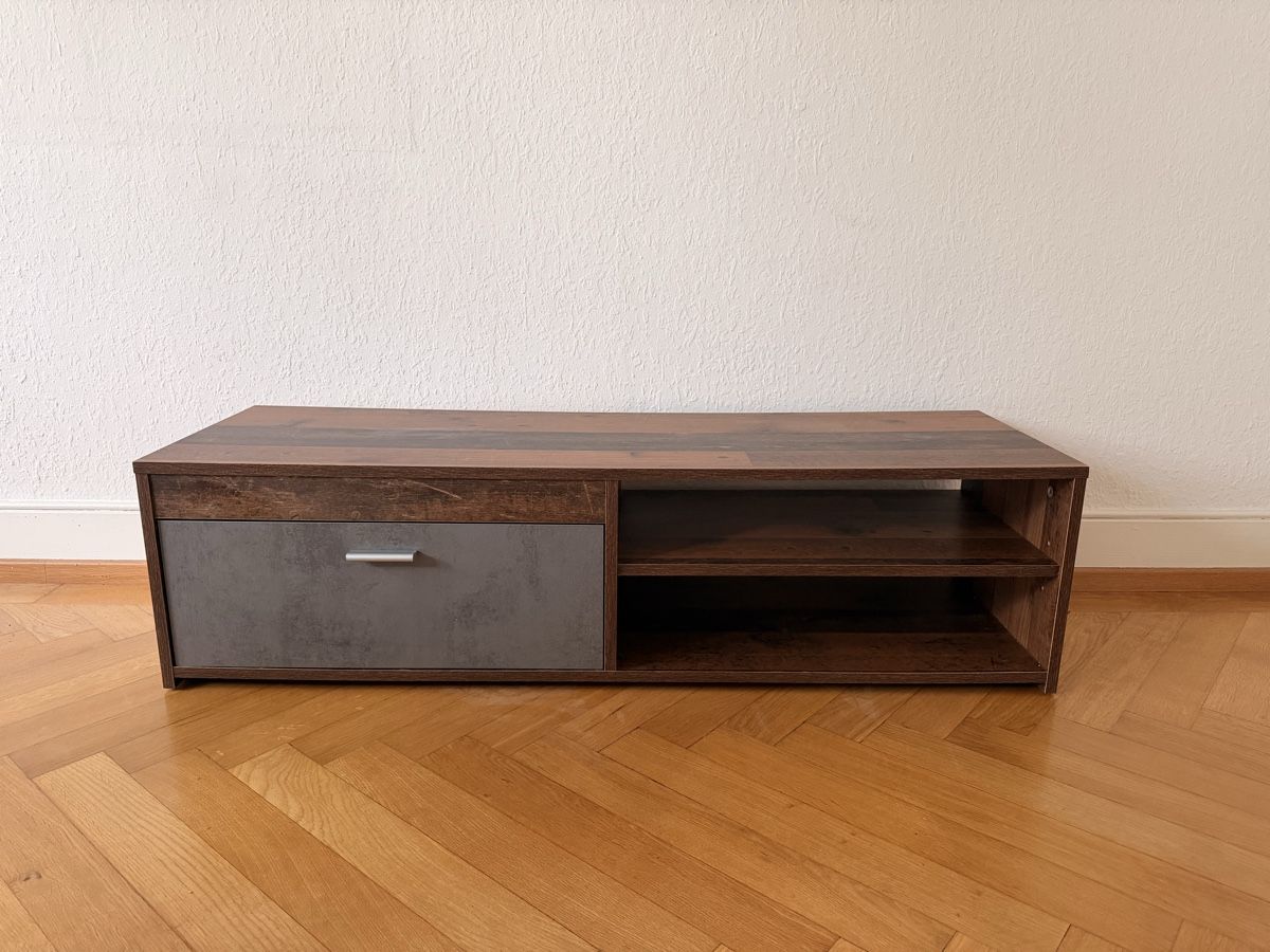 Conforama TV Möbel: TV-Möbel in Top Zustand – Gebraucht aus Zürich von E_Mehmeti