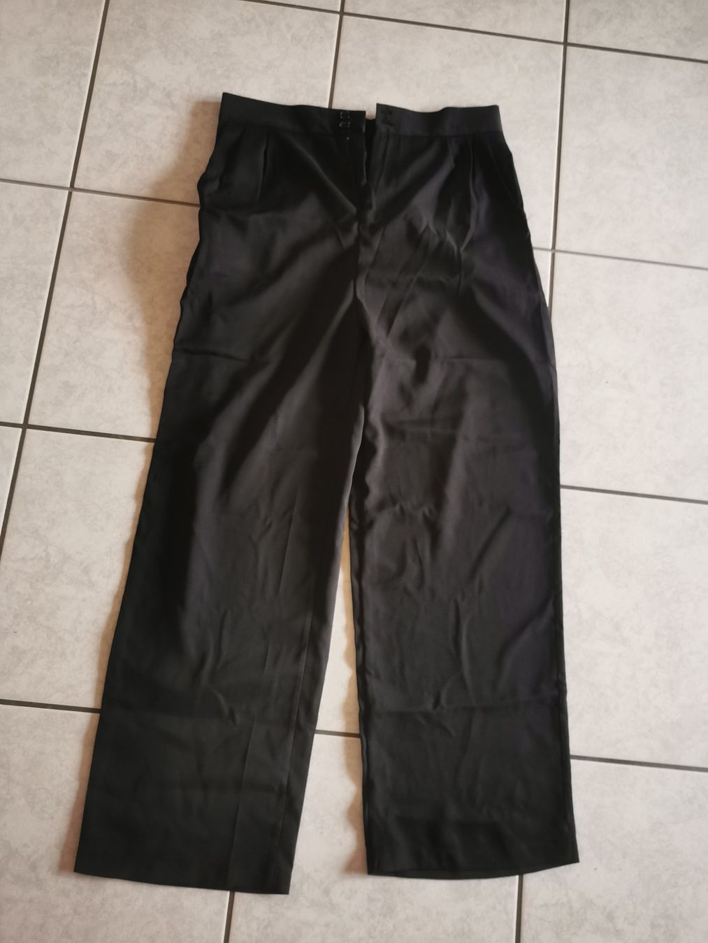 Pantaloni: Damen Sommerhose – Nuovo e nell'imballaggio originale da Cama venduto da anto_a 1