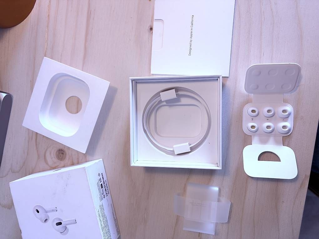 Apple Cuffie: Airpods Pro 2 – Usato da Cully venduto da art_6l9y 4