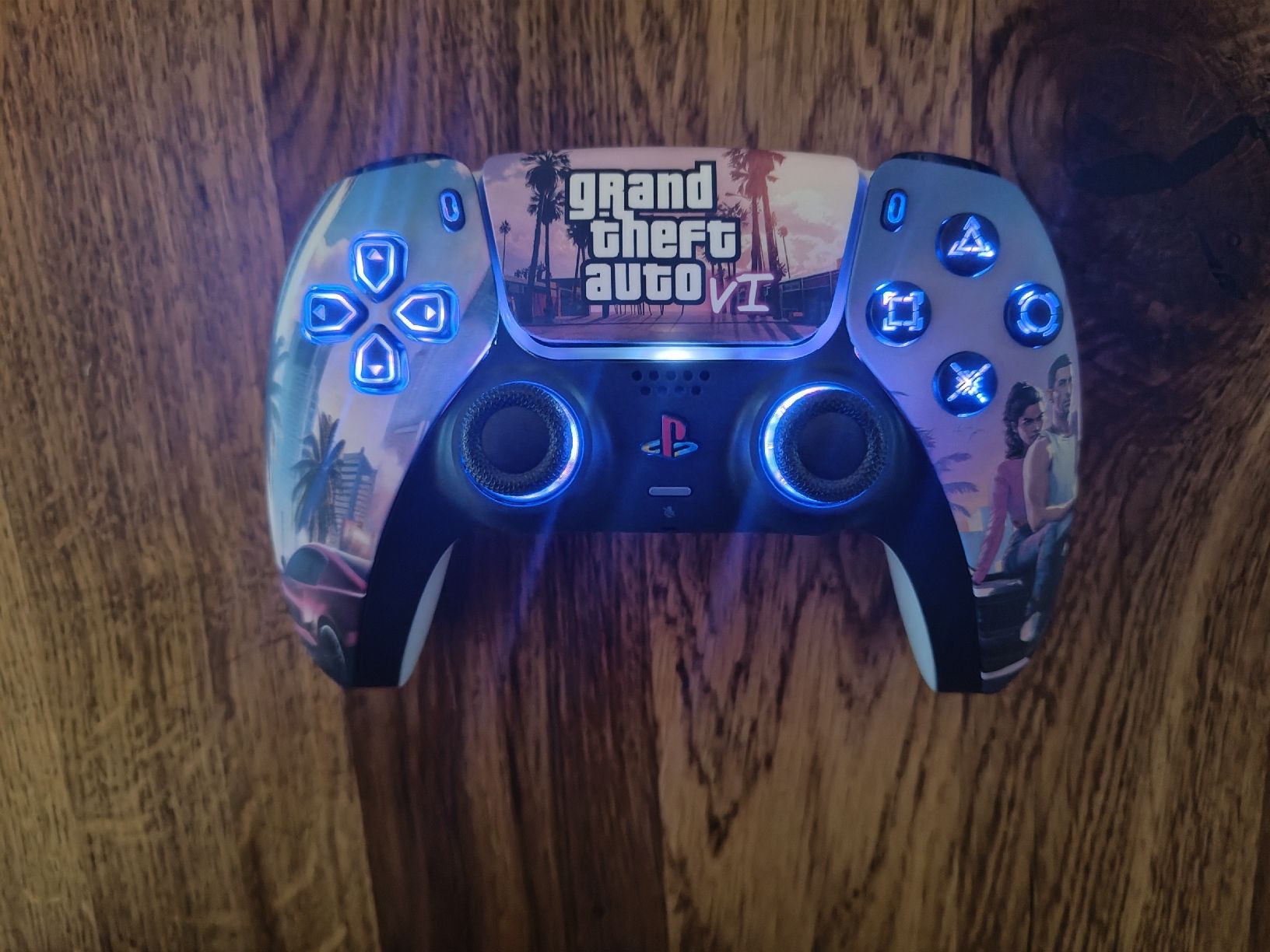 Sony Controller: PS5 Controller Grand Theft Auto VI Custom Design mit LED🎮 – Nuovo e nell'imballaggio originale da Sargans venduto da ver_ncy5 3