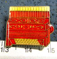 HANDORGEL MUSIK ANSTECKNADEL GLASIERT VINTAGE