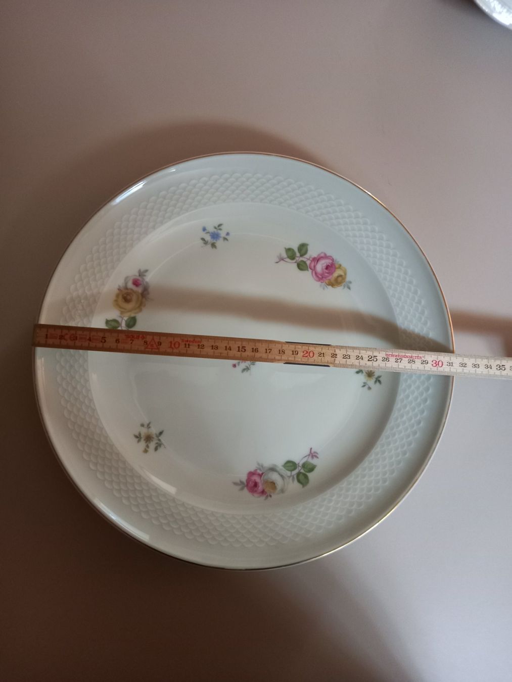 Servierplatten: Thomas Ivory Tortenplatte mit Rosenmuster – Gebraucht aus Roggwil BE von Ruefi222 1