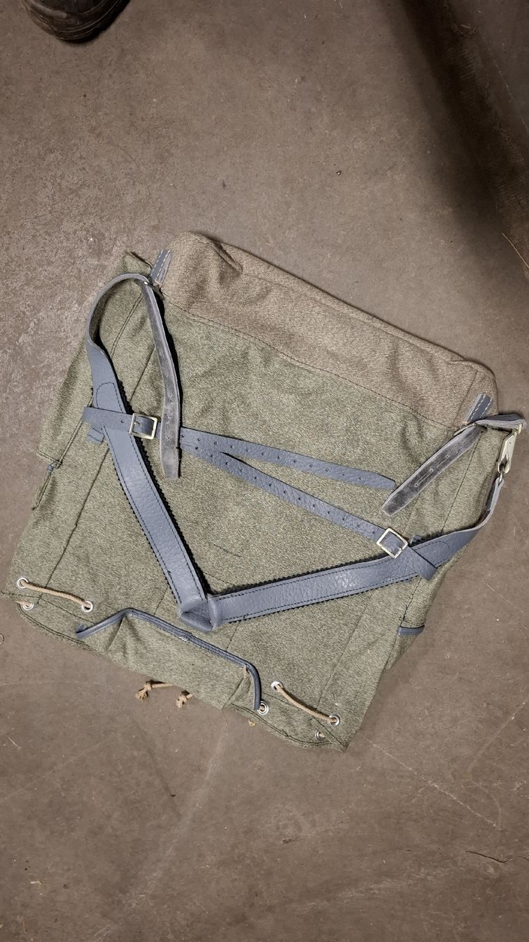 Schweizer Armee Uniformi: FHD Rucksack Ordonnanz 1951 – Usato da Rümikon AG venduto da Weisel86 1