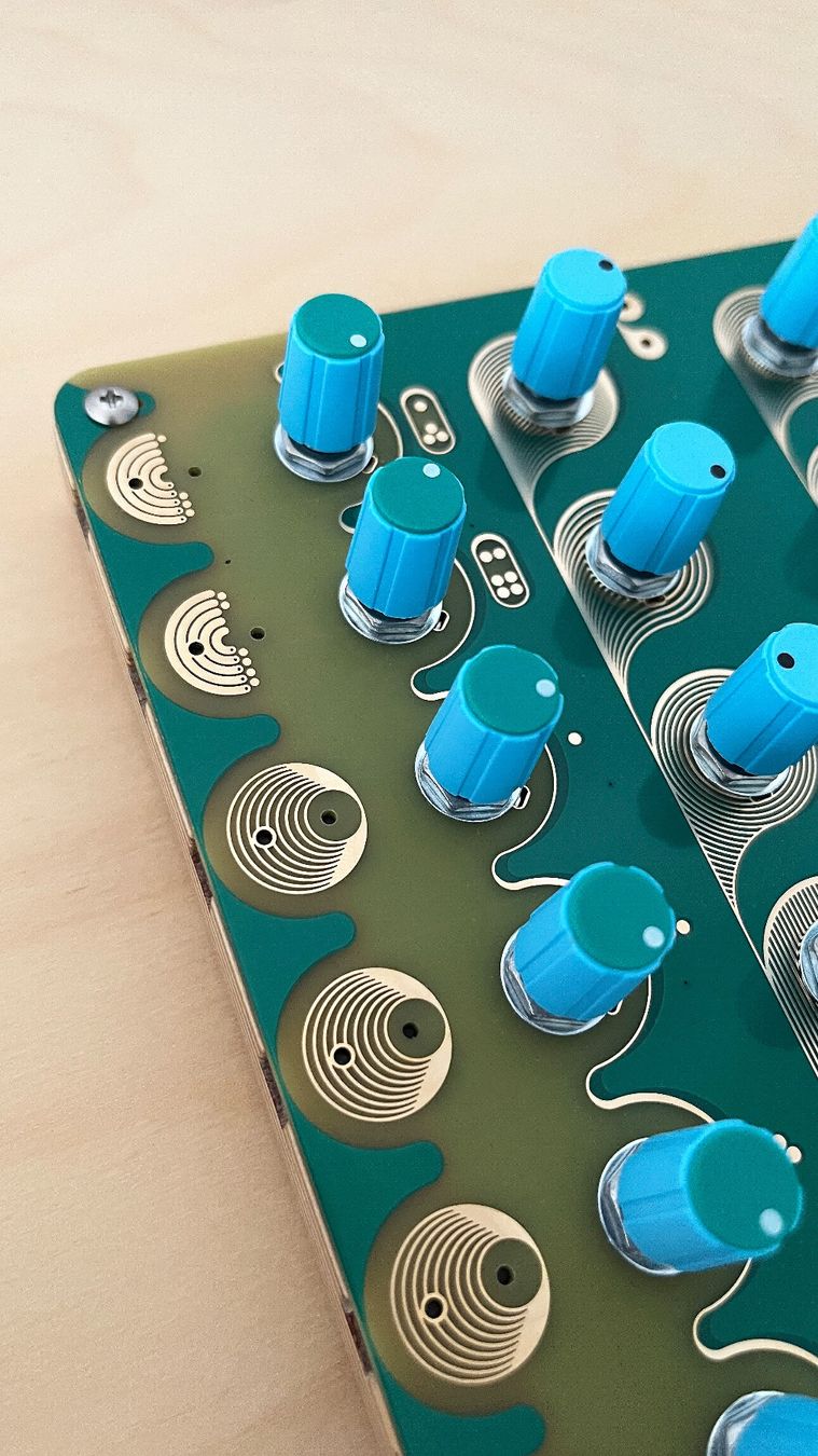 Musikinstrumente: Landscape Moon 4-Channel Passive-Analogue Drum Synth – Neu (gemäss Beschreibung) aus Basel von CBassReflex 1