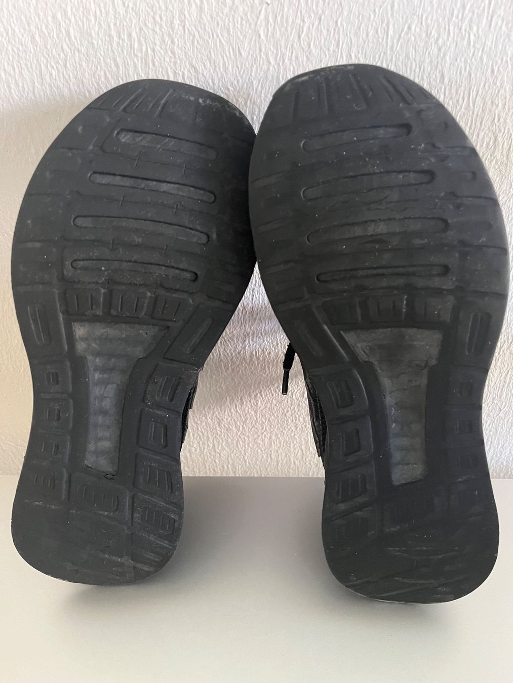 Adidas Herrenschuhe: Adidas Sneaker sz – Gebraucht aus St. Gallen von Nickat 1