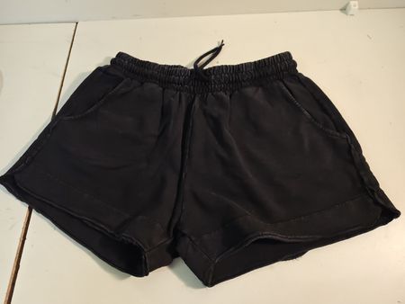 Kurze Hose, Gr. M, schwarz und bequem. Neu (nov401)