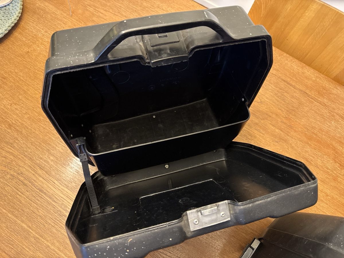 BMW Valigie: BMW City Koffer Taschen – Usato da Au SG venduto da Ramojero 2