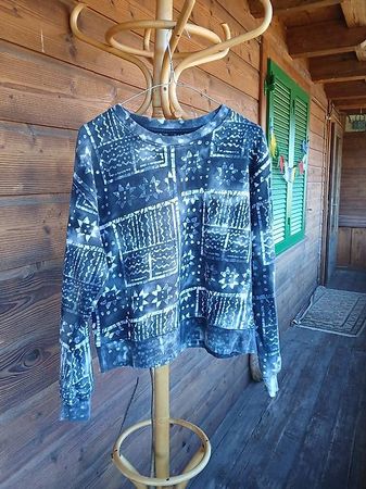 VINTAGE Staring at Stars grey blue Batikprint Sweater