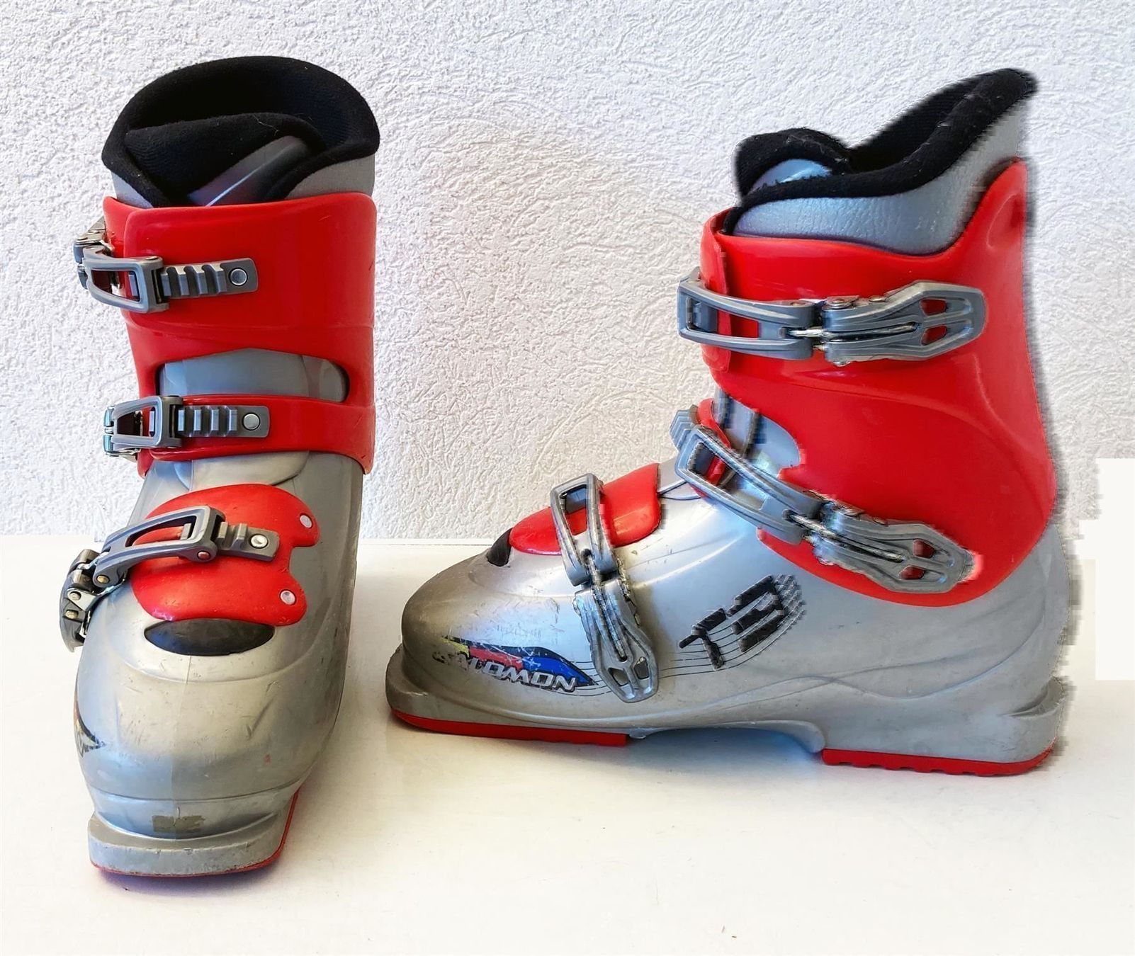 Schuhe für Jungen: Skischuhe Salomon T3; Grösse 40 – Gebraucht aus Brüttisellen von SkiverkaufStepan
