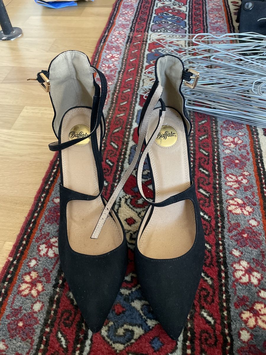 Scarpe da donna: Higheels schwarz – Nuovo (secondo la descrizione) da Zürich venduto da crausc