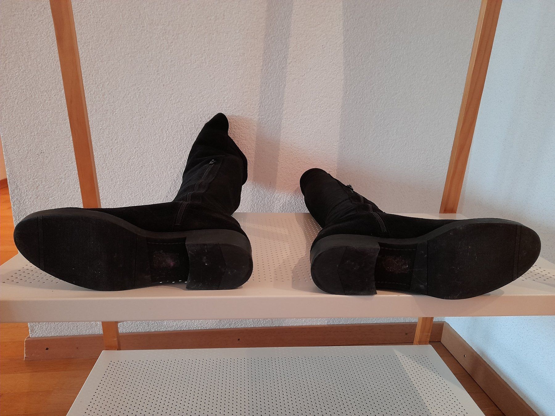 Scarpe da donna: Bottes noires très hautes – Usato da Mont-sur-Lausanne venduto da Pioutch 1