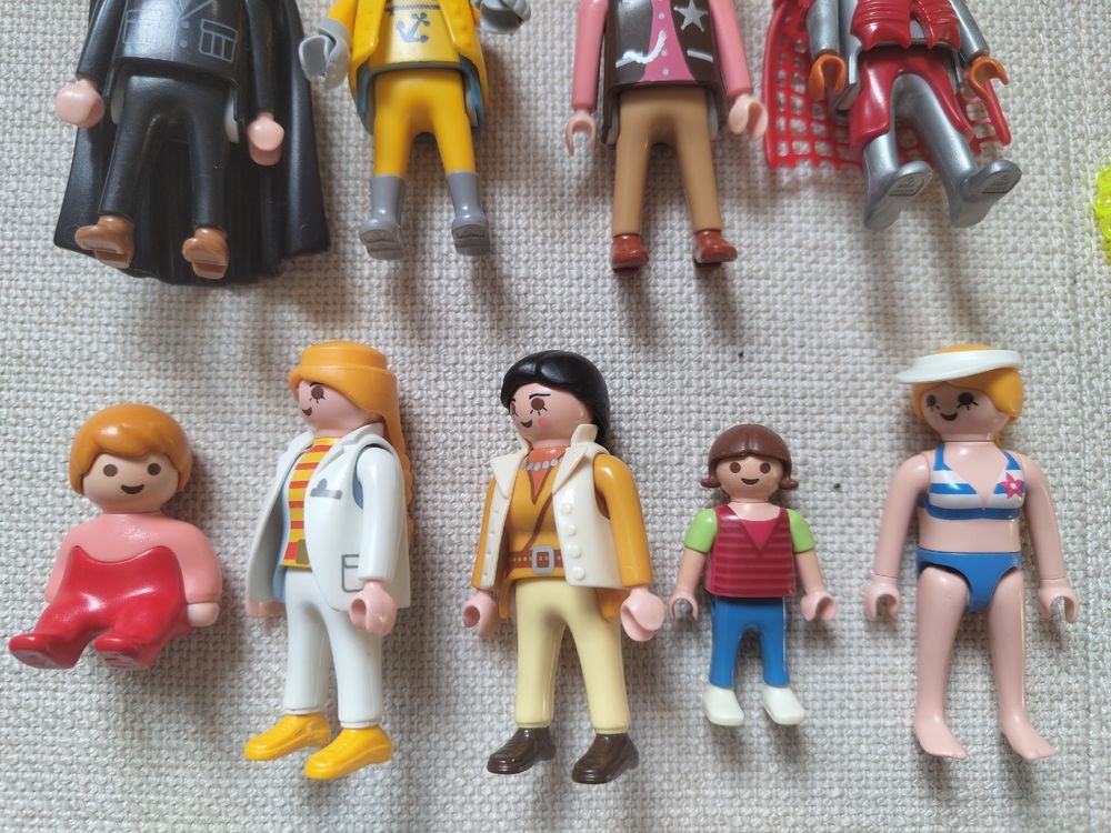Lot De 11 Figurines Playmobil Occasion - 10 Enfants + 1 Bébé, État Très Bon