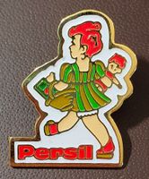 R449 - Pin Persil Waschmittel / Kind Mädchen Korb & Puppe