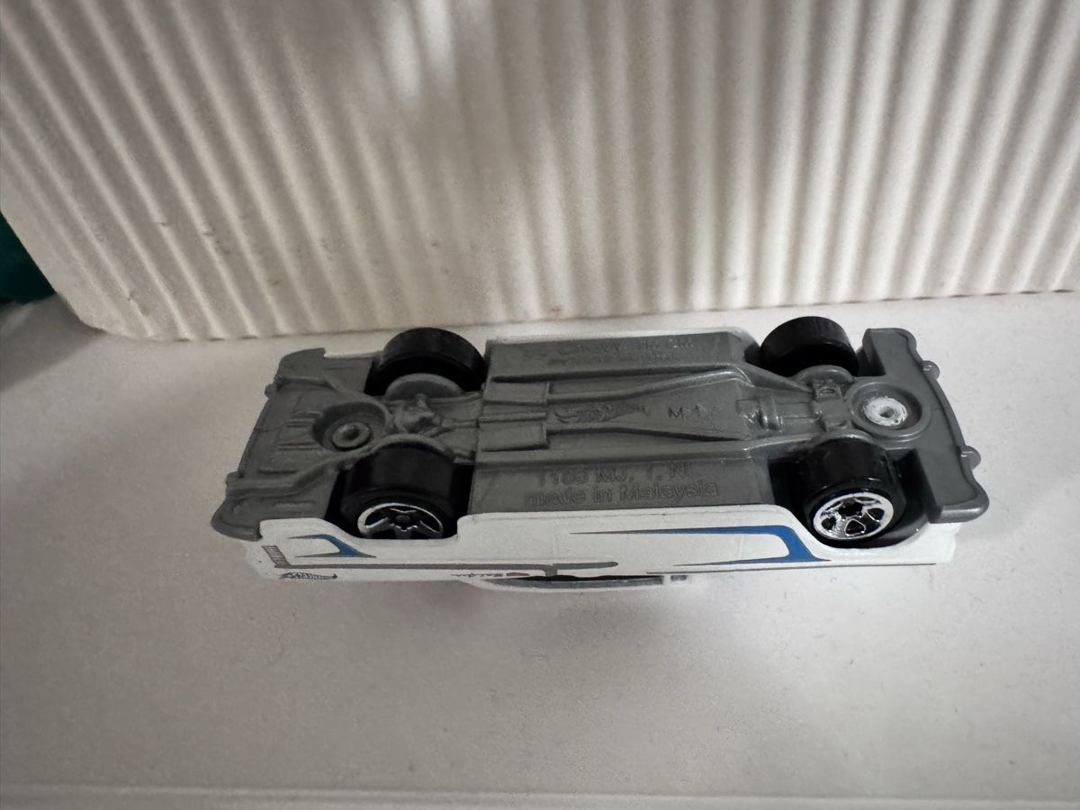Hot Wheels Modellautos: Mattel Hot Wheels '55 Chevy TM GM 2006- White – Gebraucht aus Zug von axx3l 2