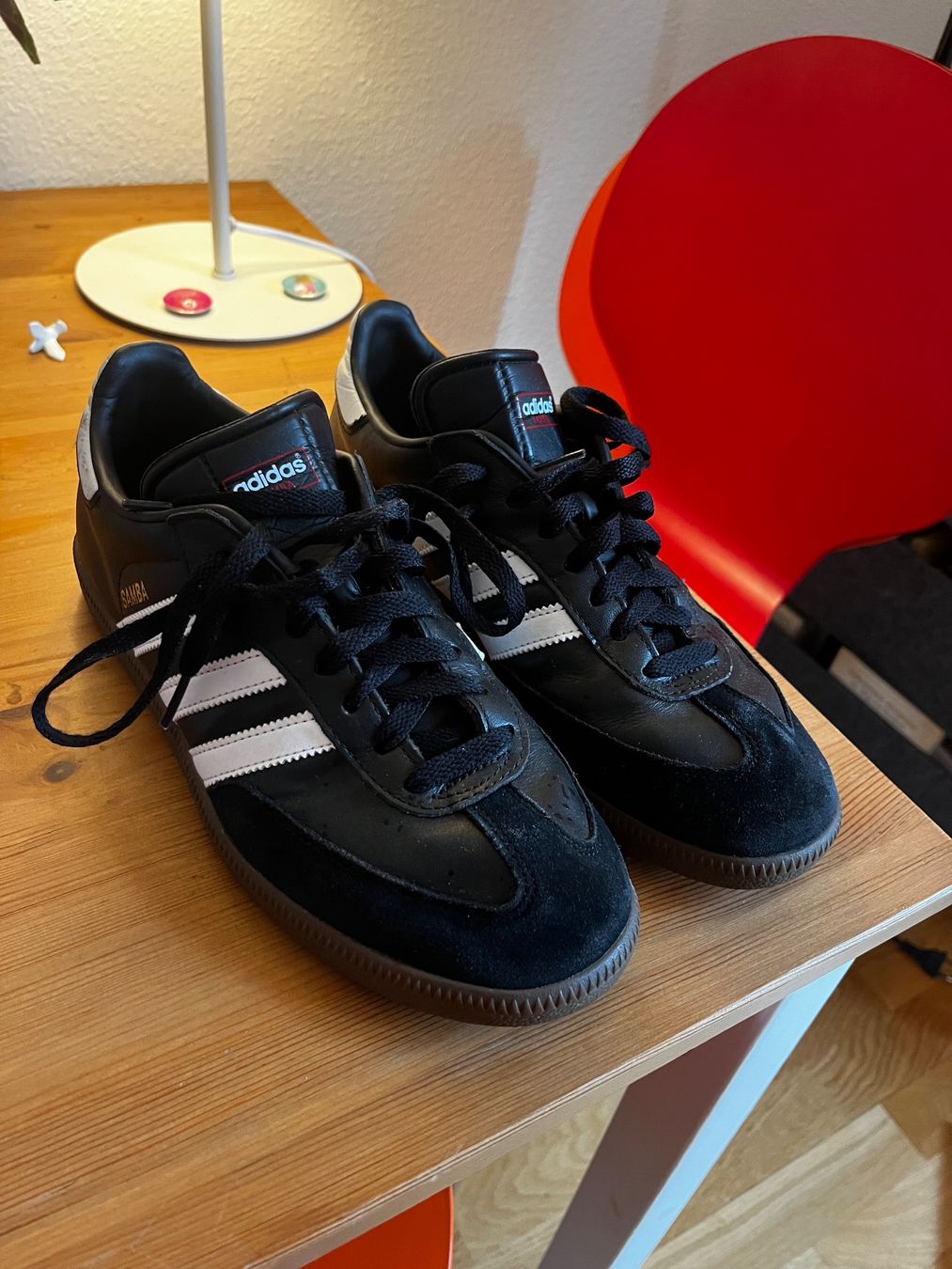 Adidas Scarpe da uomo: Adidas Samba, Taille 42, Schwarz/weiss – Nuovo (secondo la descrizione) da Urdorf venduto da Ndio 1