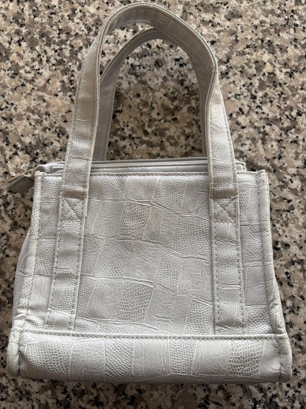 Taschen für Damen: Handtasche klein CARPISA – Gebraucht aus Disentis/Mustér von Lisli_p
