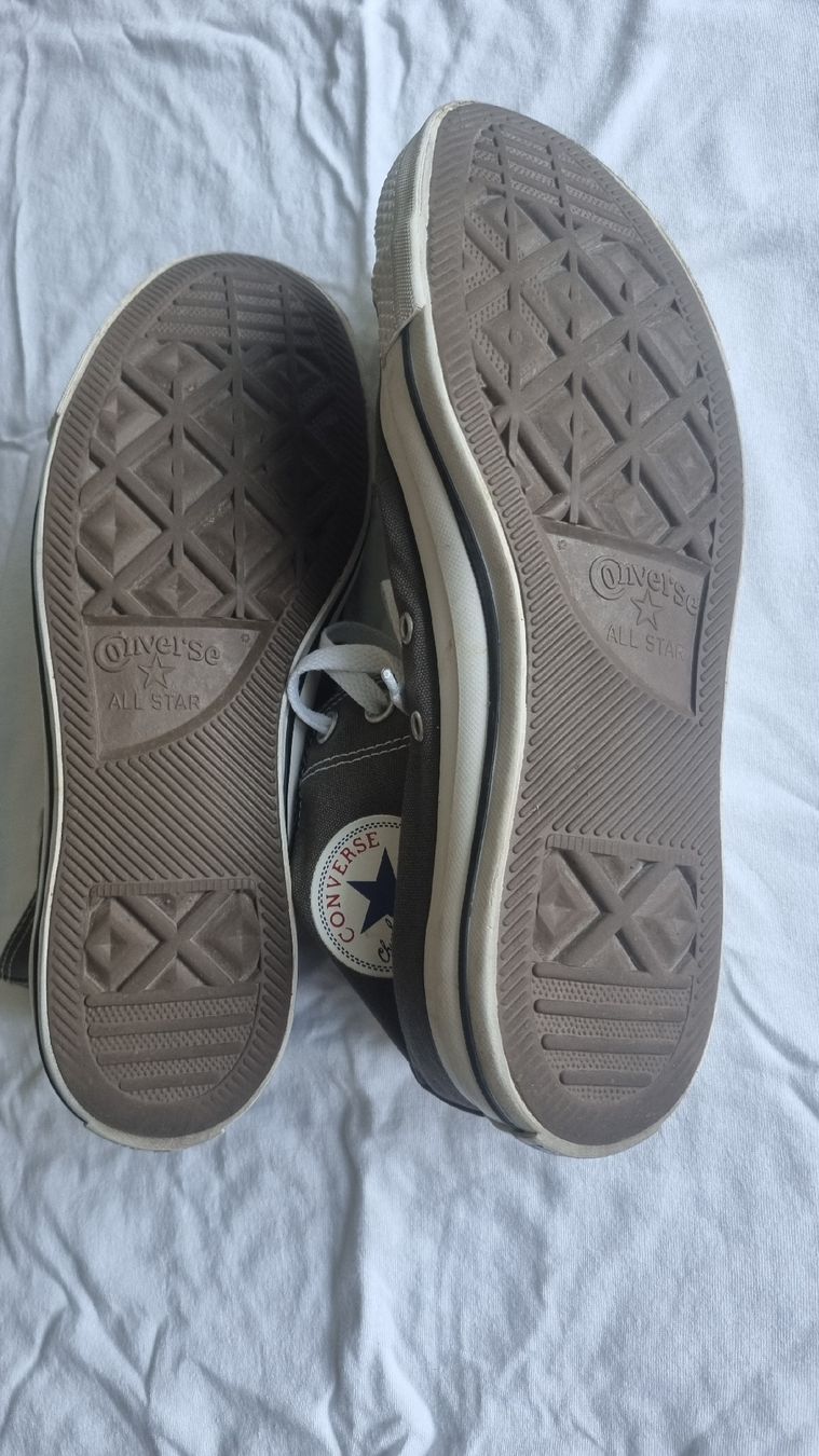 Converse Scarpe da uomo: Converse Chuck Taylor All Star Grau Grösse 42 – Usato da Uster venduto da Worm 3