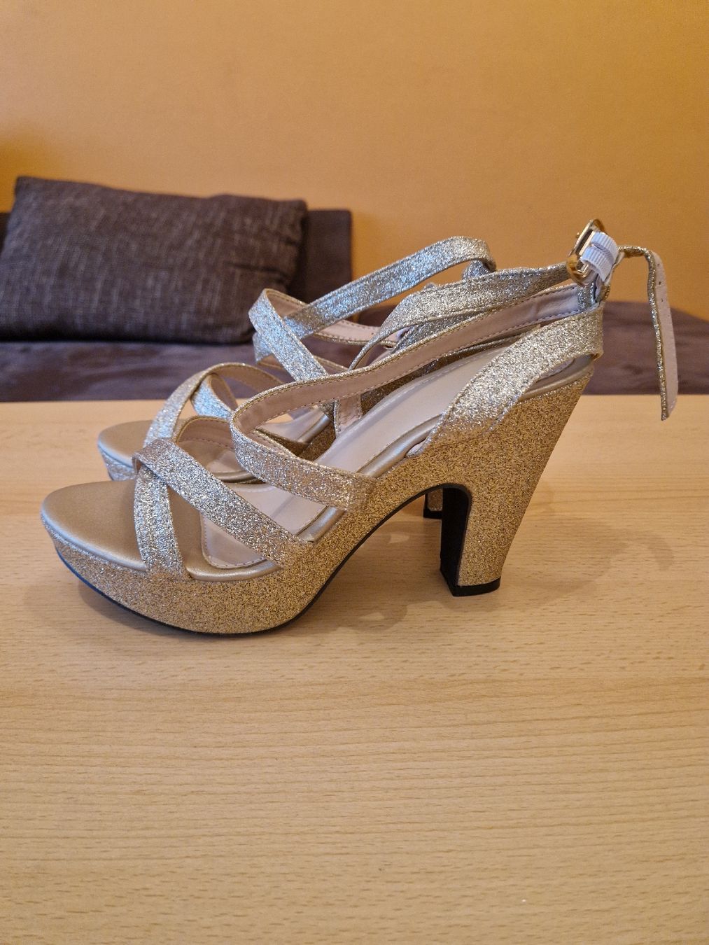 Scarpe da donna: scarpe con tacco – Nuovo (secondo la descrizione) da Giornico venduto da Vale_leo86 1