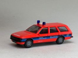 VE1- Herpa Opel Rekord Feuerwehr Tagesleuchtfarbe