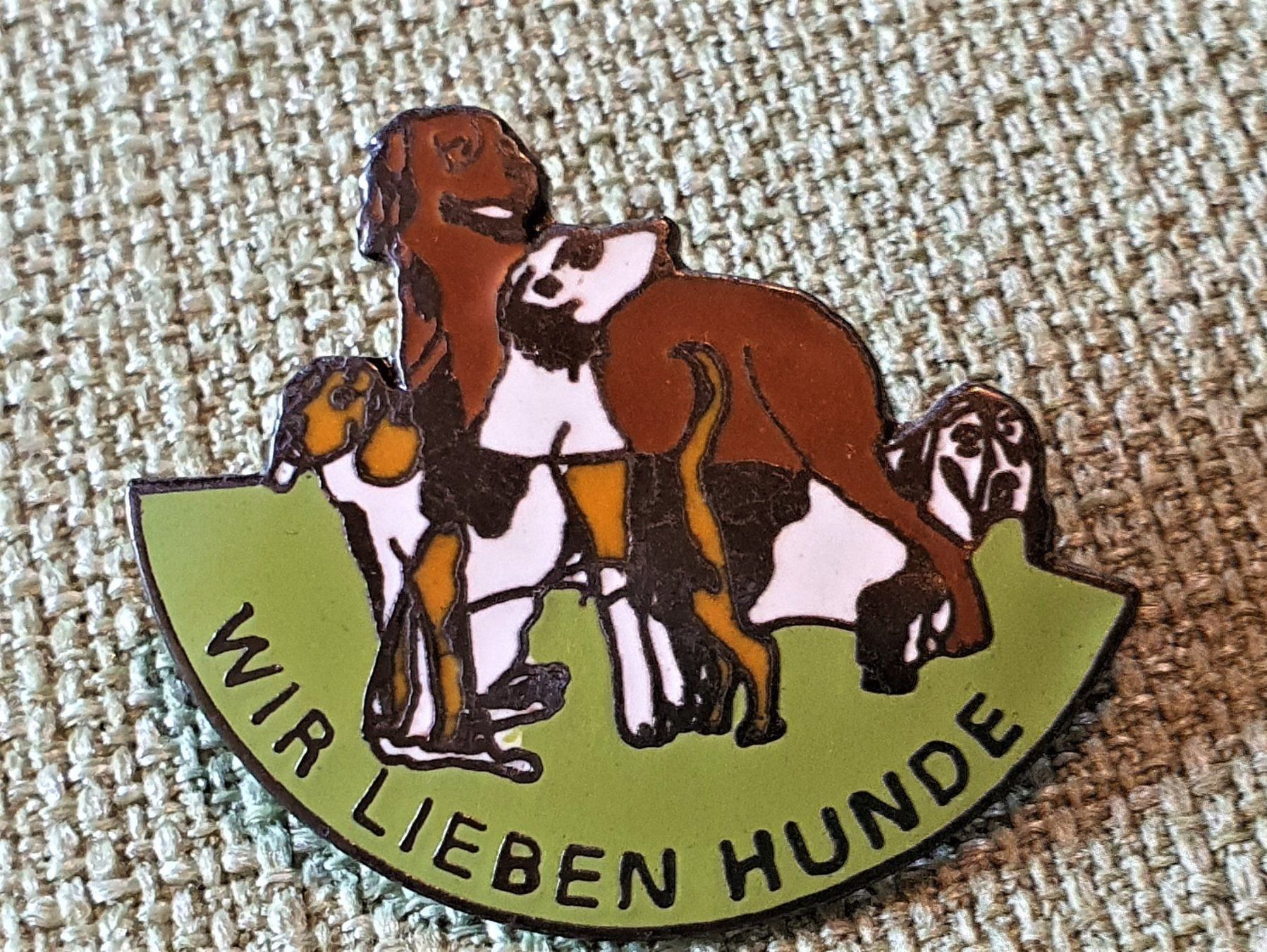 Anelli: G507 - Pin Wir Lieben Hunde – Usato da Reinach BL venduto da Boston-Verkauf