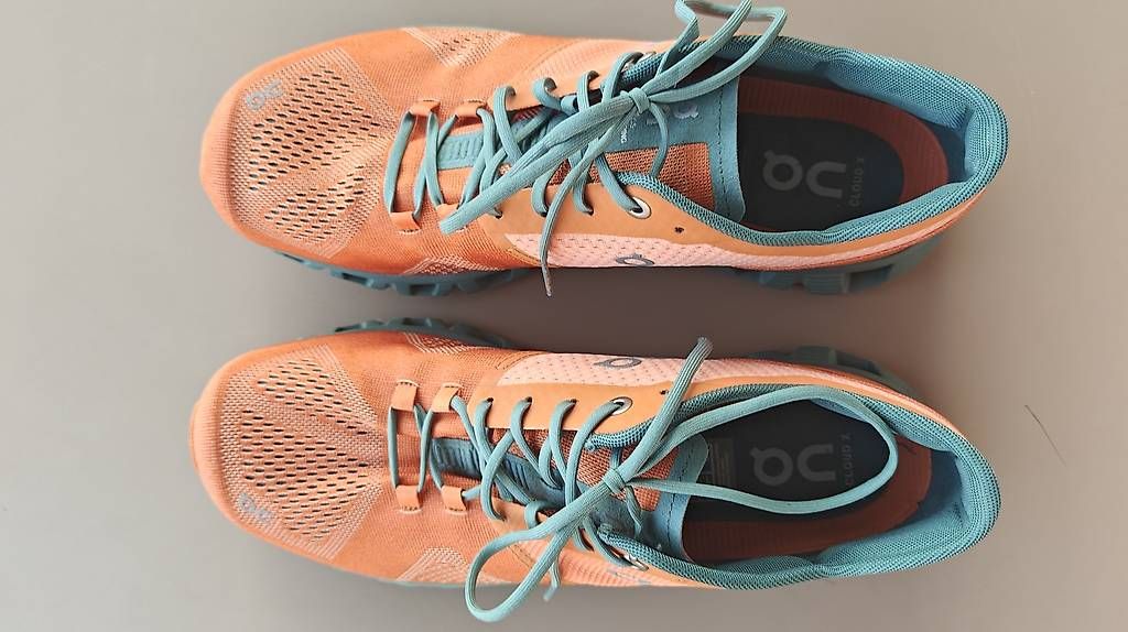 On Chaussures hommes: On Running Cloud Taille 42.5 – D'occasion à Lausanne par mat_cb7z 2