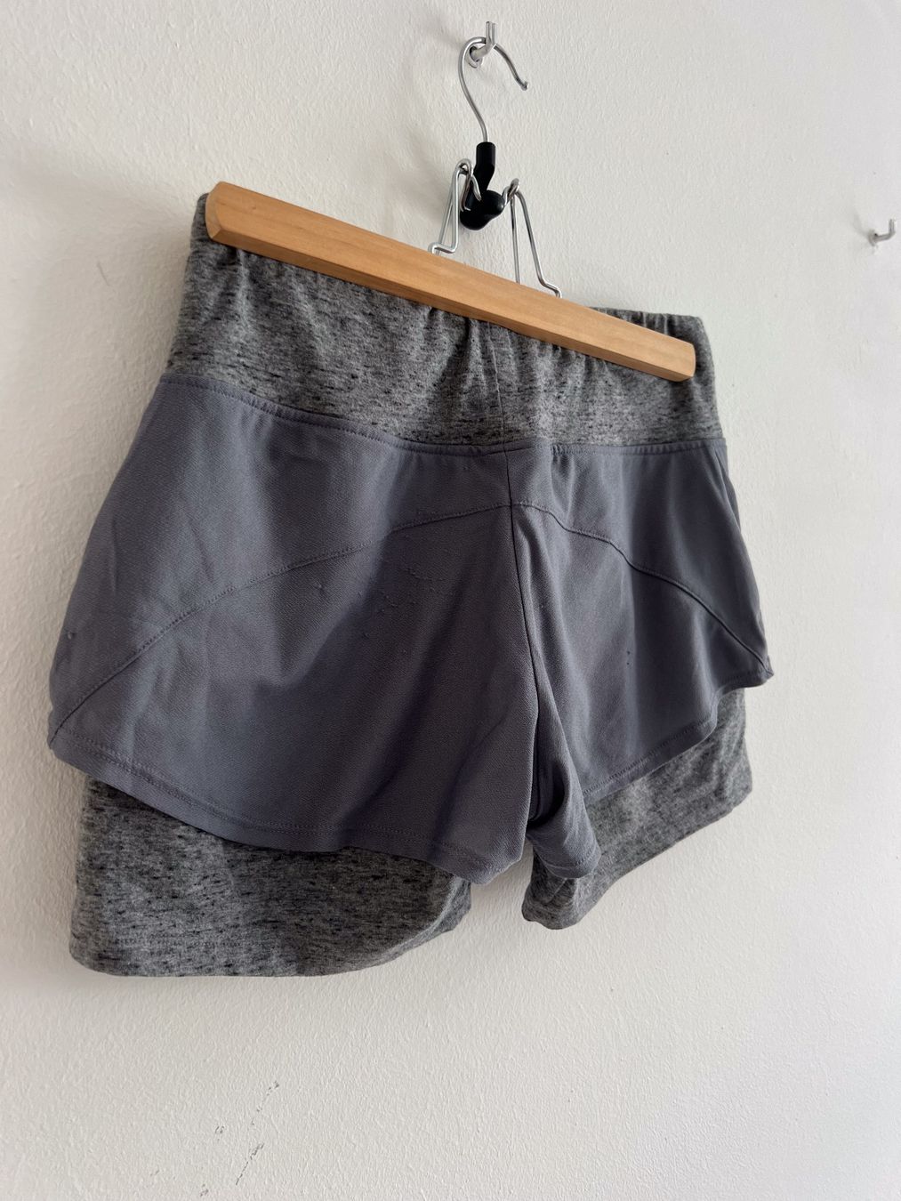 Pantaloni: Short Decathlon XS – Usato da Losone venduto da Misssslucie 1
