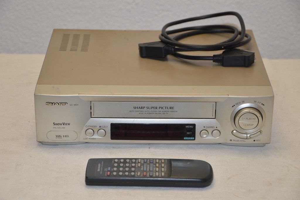Sharp Registratori: Videorecorder Sharp VC-M31SVM magnétoscope – Usato da Collonges venduto da arashee