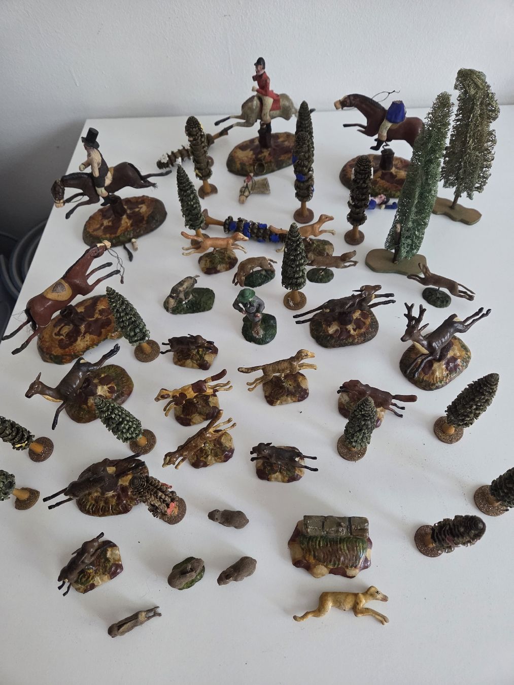 Alle Dekorationen: Miniatur "Jagd" Konvolut Deko – Defekt aus Münchenstein von Piccolo013