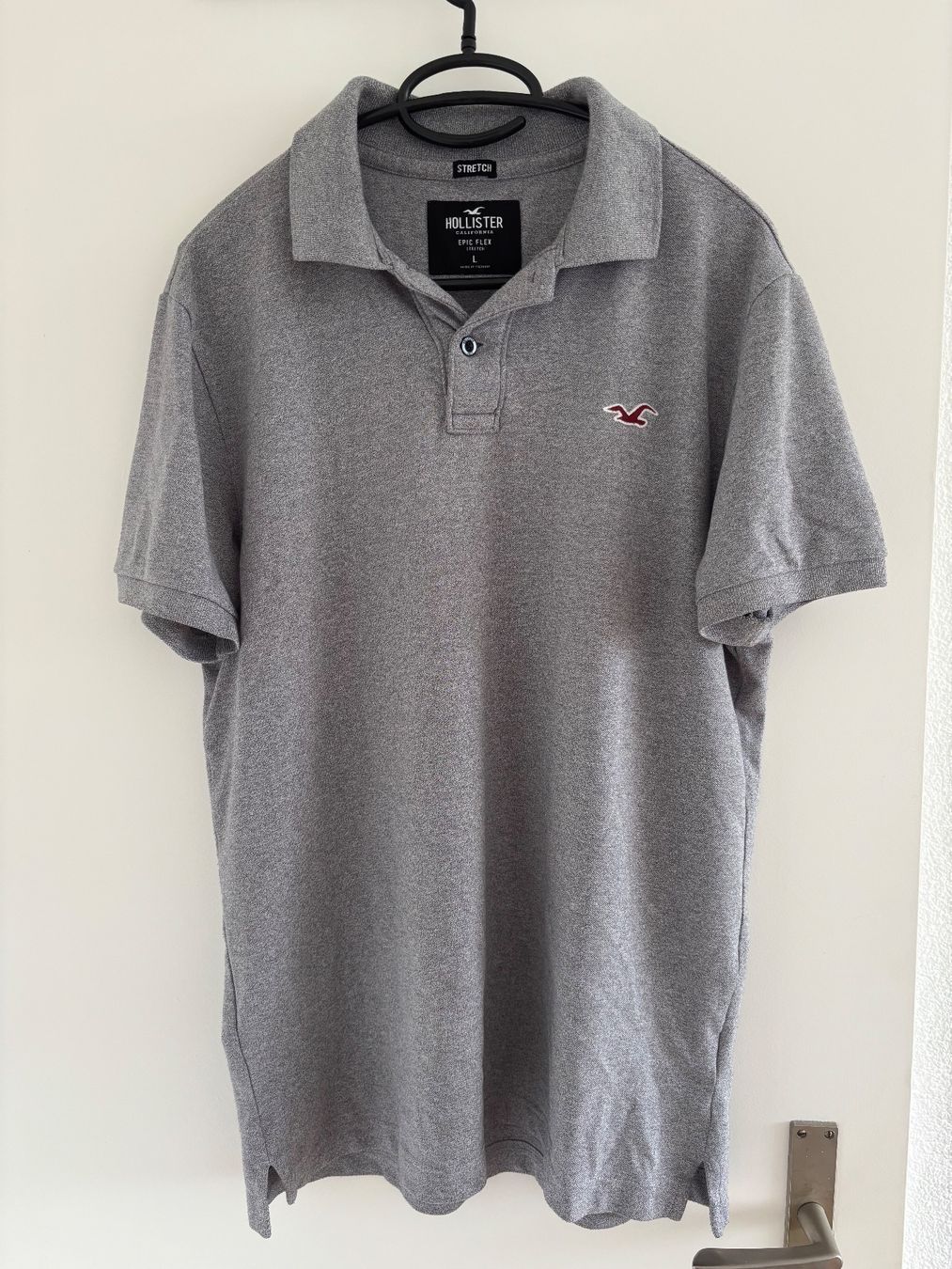T-shirt: T-shirt Hollister – Usato da Nidau venduto da fra27