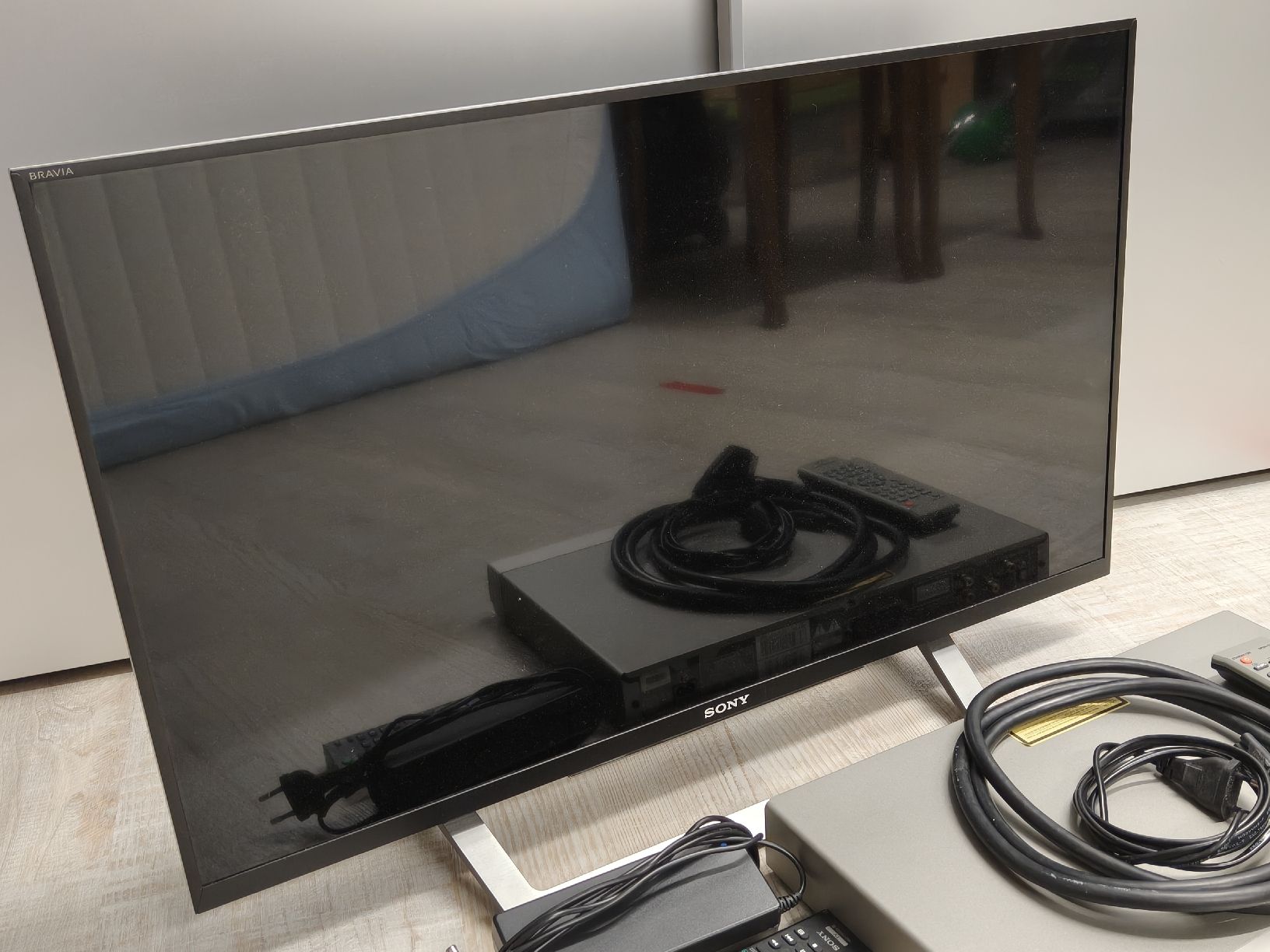 Sony Televisori: Sony Fernseher mit DVD Player  – Usato da Niederuzwil venduto da Byte0Bit1 1