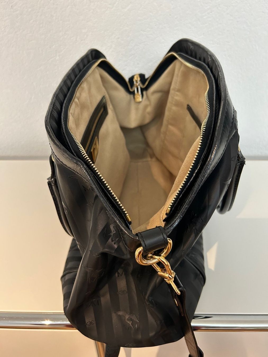 Maison Mollerus Borse da donna: Handtasche Mollerus schwarz – Usato da Burgdorf venduto da MCSchweizer88 3