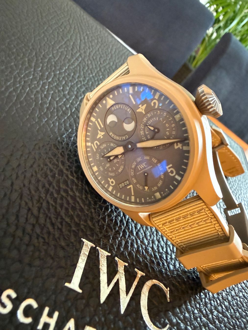 IWC Montres: IWC Big Pilot Perpetual Calendar Mojave Desert – Neuf (Voir description) à Schlieren par Limmat17 5