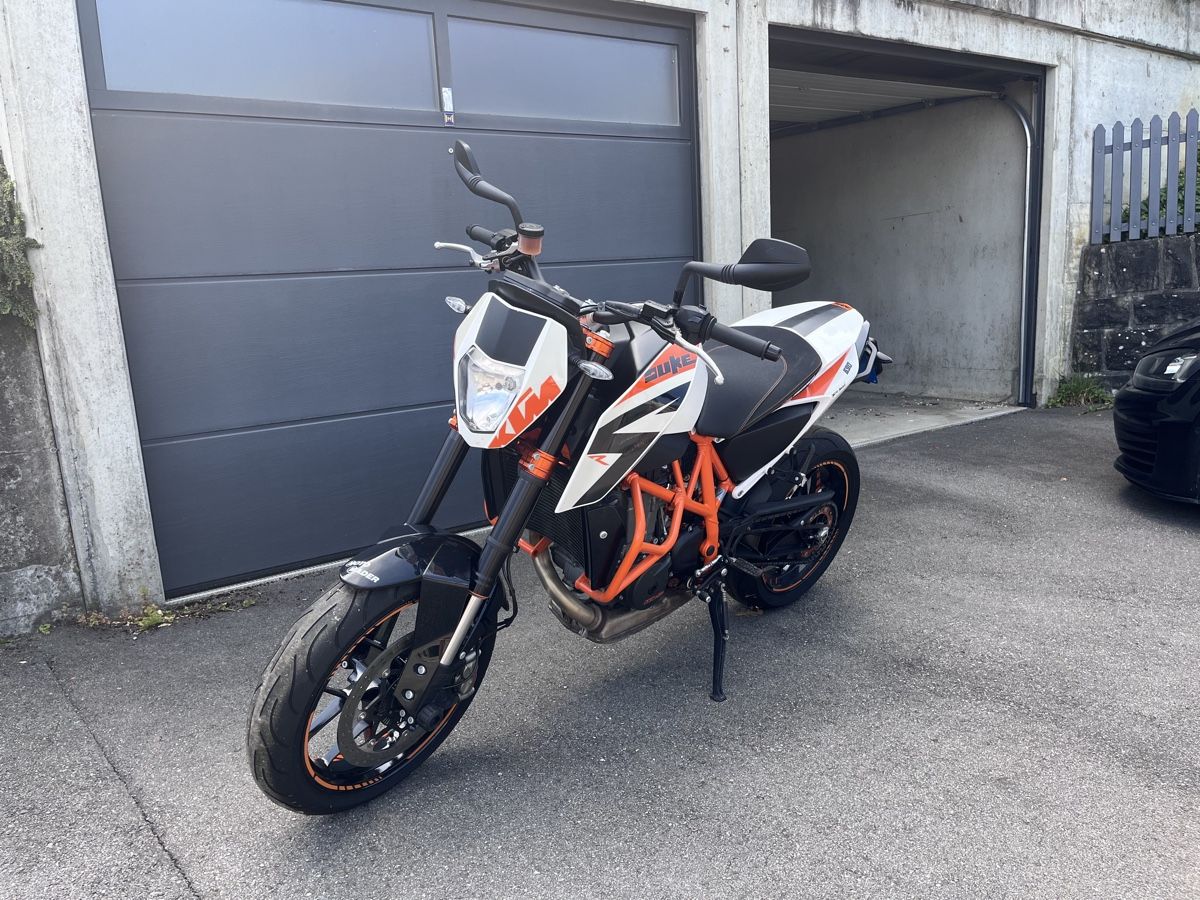 KTM Strasse: KTM Duke 690 R, Top Zustand, frisch ab Service – Gebraucht aus Bönigen von Seli_0