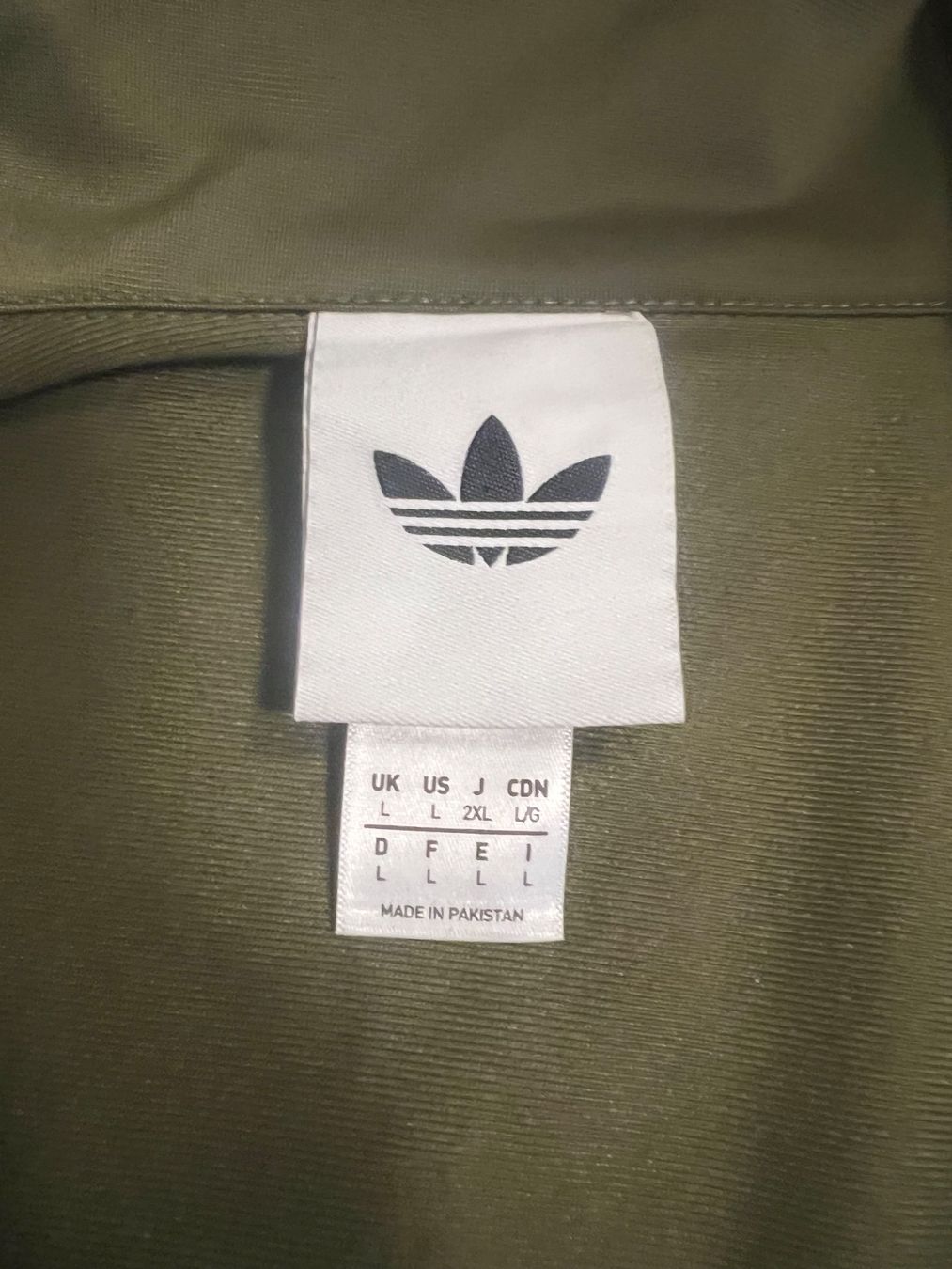Adidas Giacche: Adidas Trainingsjacke Olive – Nuovo (secondo la descrizione) da Adligenswil venduto da laura.1901 2