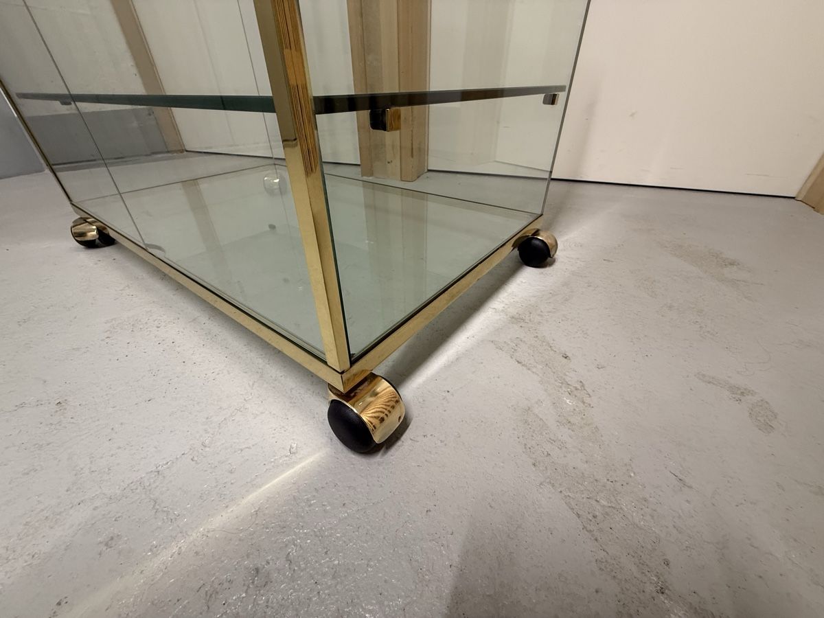 Scaffali: Elegante Glasvitrine auf Rollen - abschliessbar – Usato da Wittnau venduto da Rewachen 9