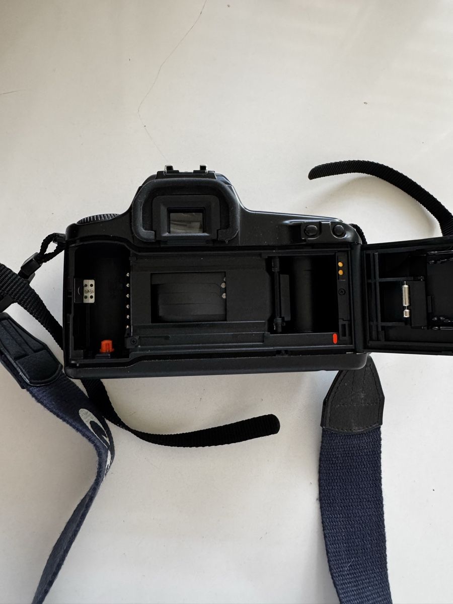 Canon Fotocamera: Canon EOS 1000F sans batterie – Difettoso da Vevey venduto da Eiden77 3