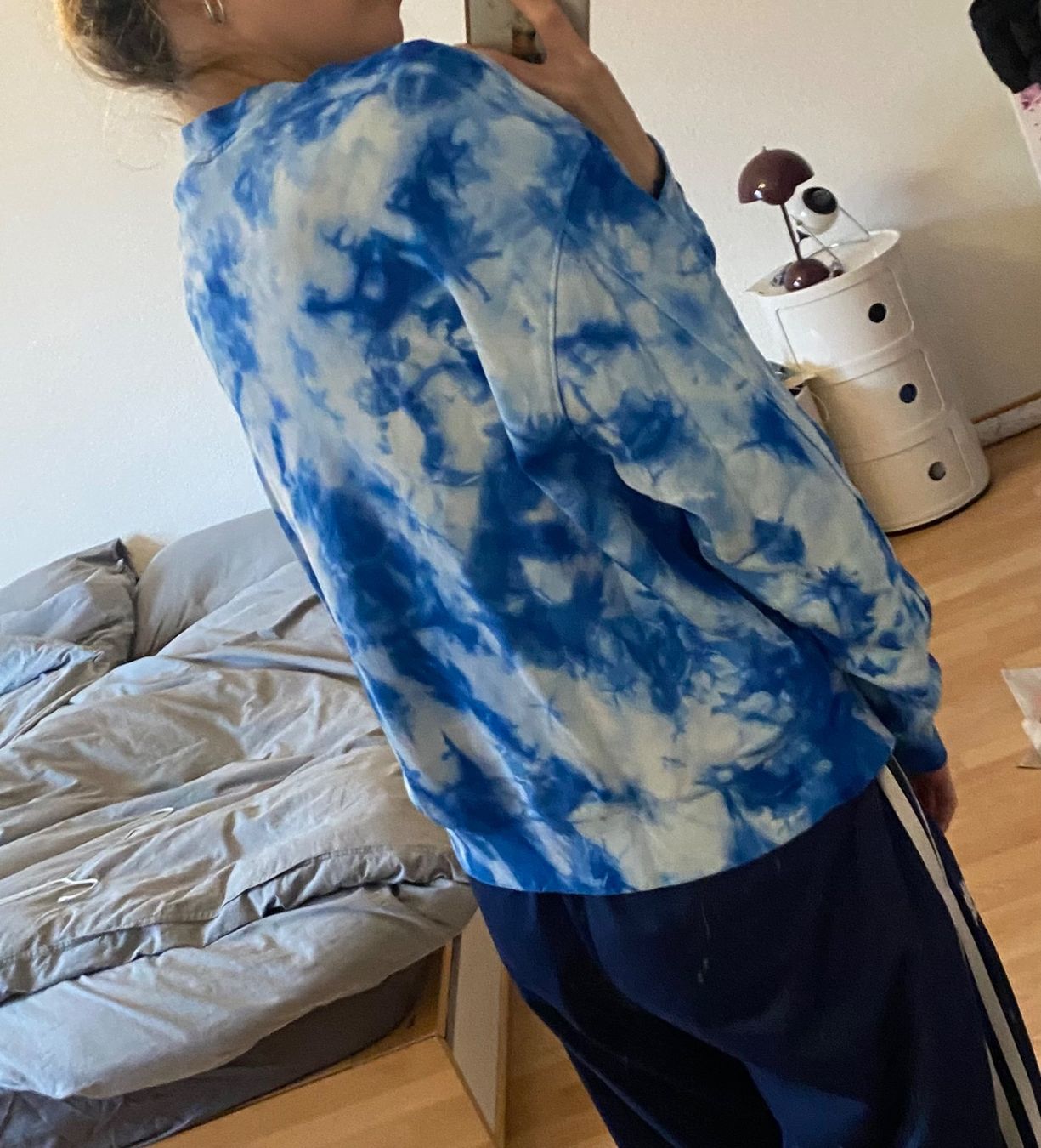 Weekday Pullover & Sweatshirts: Sweater blau Batik Pullover dunkelblau – Gebraucht aus Bern von n-dine 5