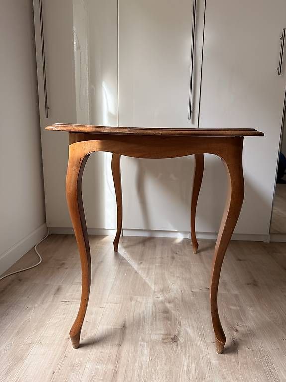 Tavoli: Ancienne Table dappoint bois noyer  /petit bureau – Usato da Vufflens-la-Ville venduto da agn_g6wm 4