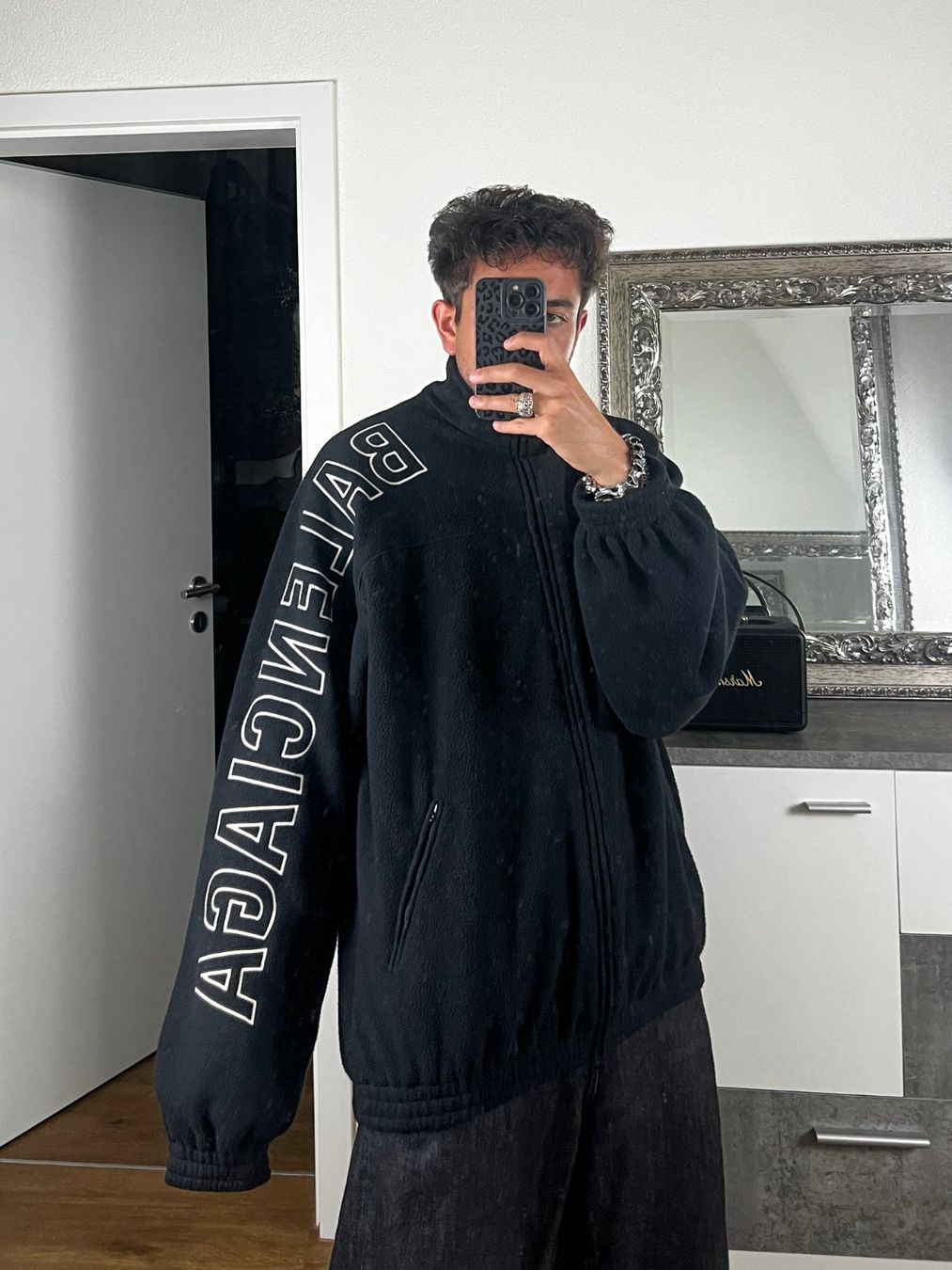 Balenciaga Giacche: Balenciaga Fleece Logo Jacket – Usato da Biel/Bienne venduto da sami0788480082 1