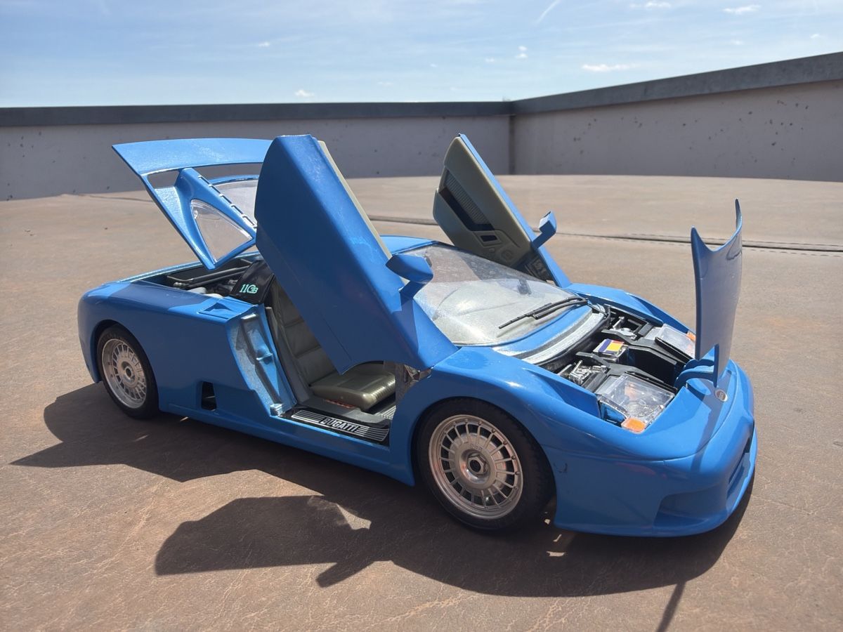 Bburago Modellini d'auto: Bugatti EB110 blau - Bburago - 1/18 – Usato da Wolfwil venduto da Rolex1 4