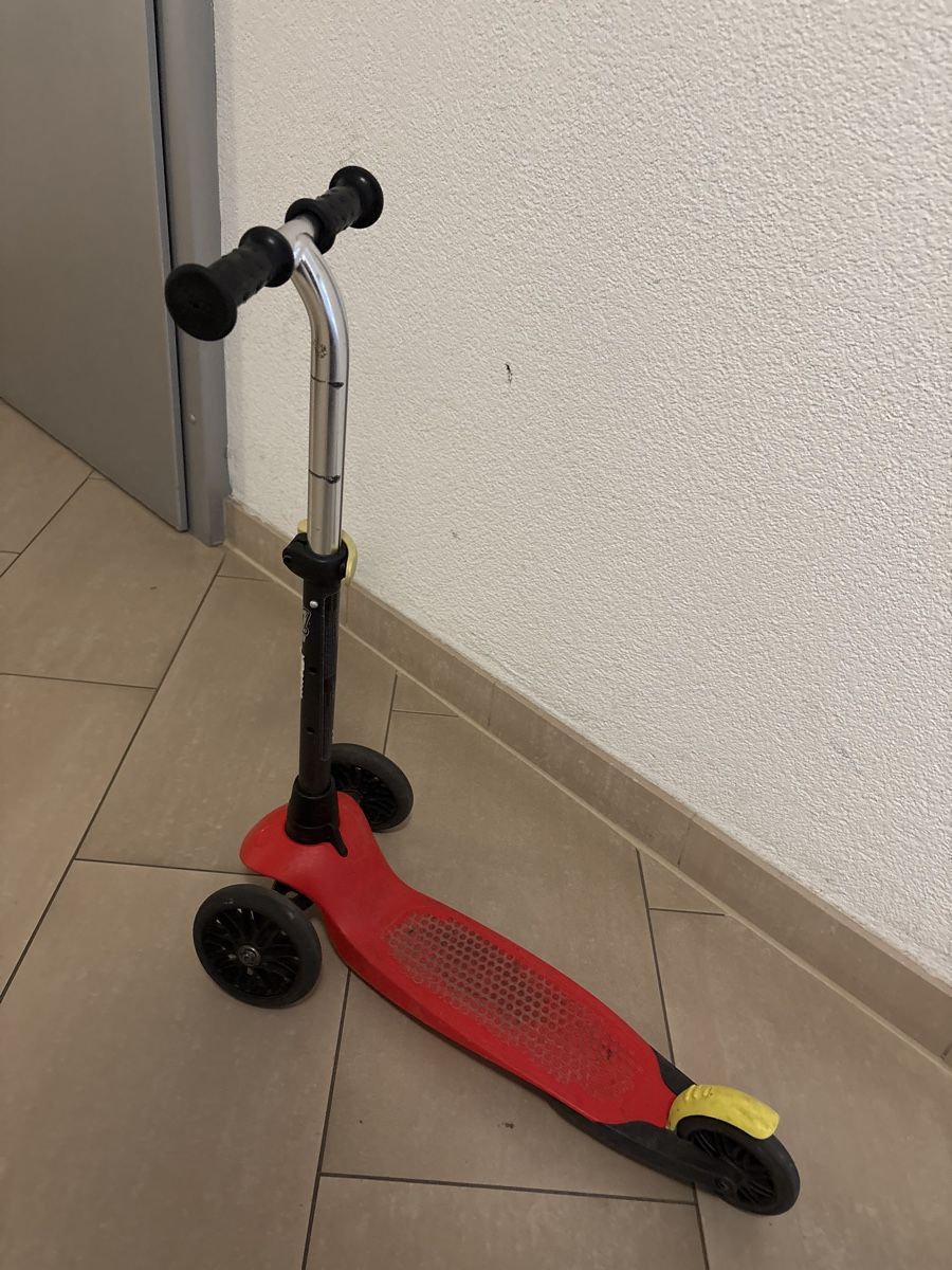 Oxelo Kickboard: Kids Micro Scooter - Red - Great Condition for Summer! – Usato da Chardonne venduto da ec_1 2