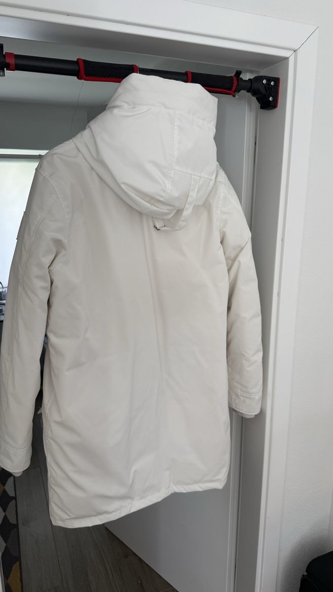Canada Goose Cappotti: Canada Goose Daunenparka – Usato da Thalwil venduto da Deliberate_Focus 3