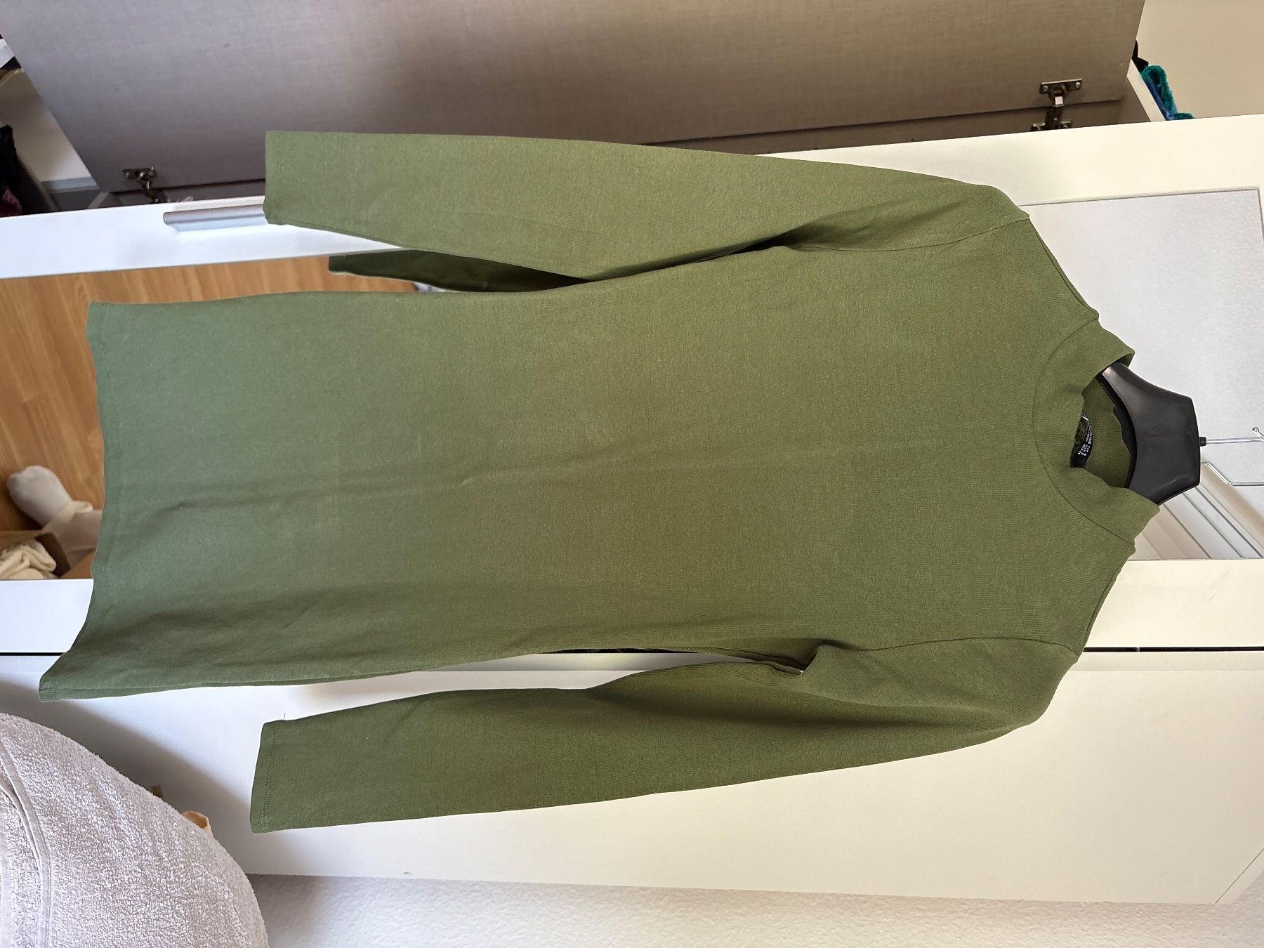 Stradivarius Vestiti: Robe stradivarius verte taille S – Usato da La Chaux-de-Fonds venduto da cal_2vmd