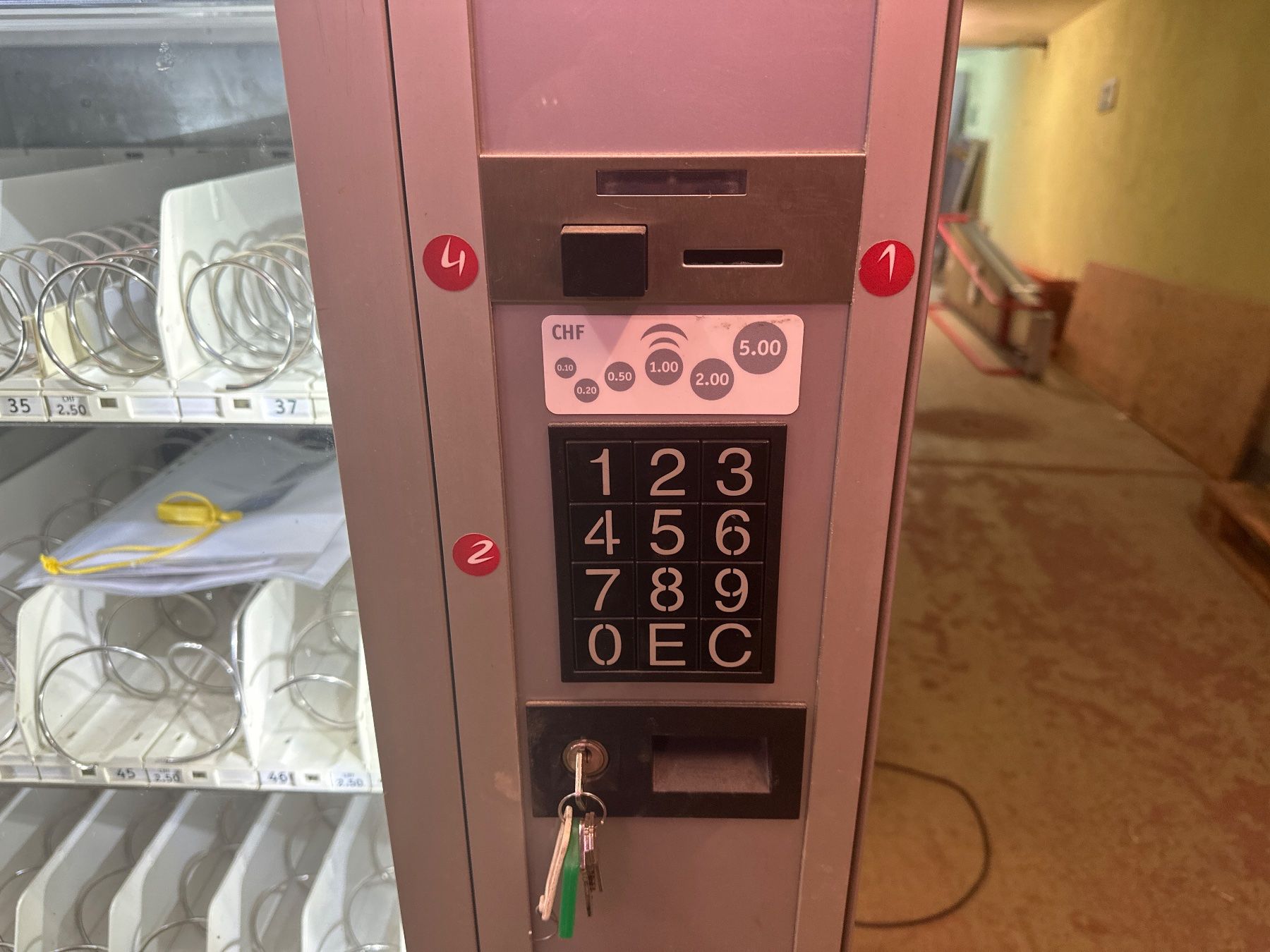 Selecta Altro per Gastronomia & Hotel: Top Snackautomat Warenautomat selecta mit Münzzähler – Usato da Necker venduto da liq24 3