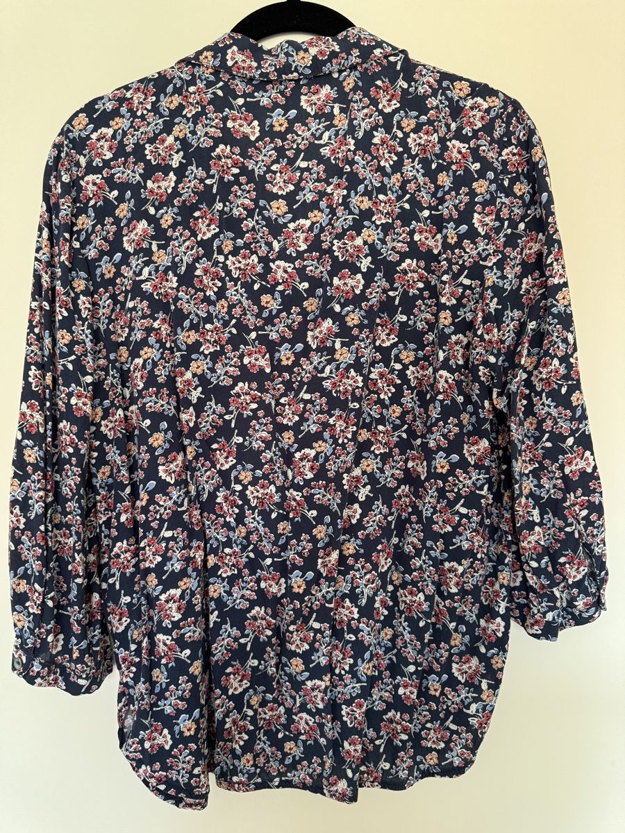 Esprit Chemisiers: EDC Bluse mit Blumenmuster, Grösse S, ab 1.-! – D'occasion à St. Gallen par kara_24 3