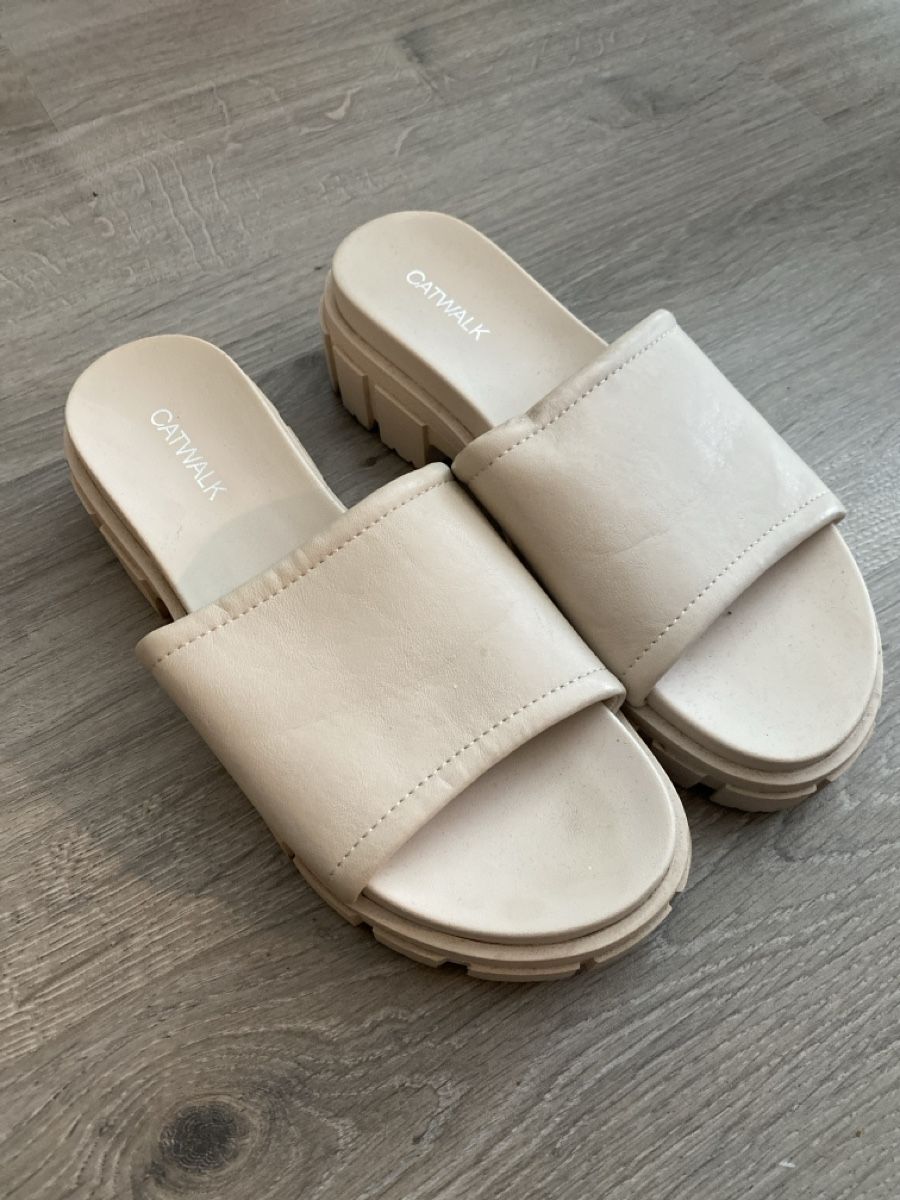 Scarpe da donna: Pantoletten Grösse 37 – Usato da Zürich venduto da Lynn.se